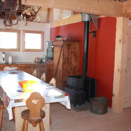 La Case Bed and Breakfast Abondance Exteriör bild